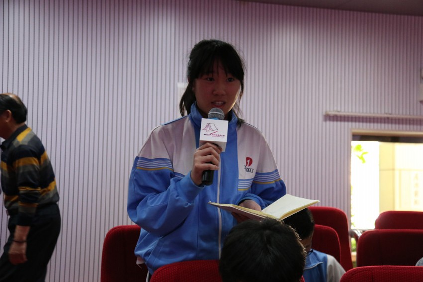 聽(tīng)眾踴躍提問(wèn)4.jpg